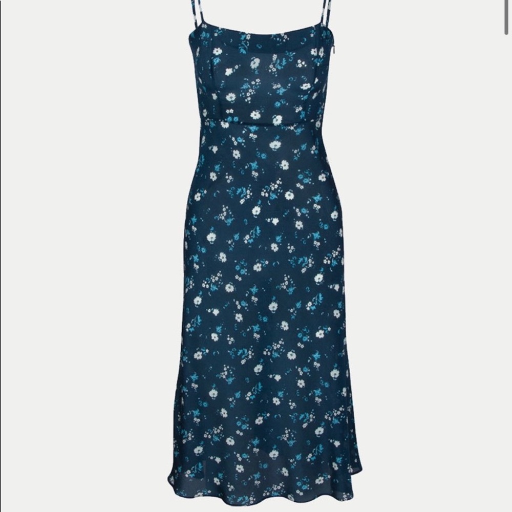 The Amelia dress in midnight from realisation par